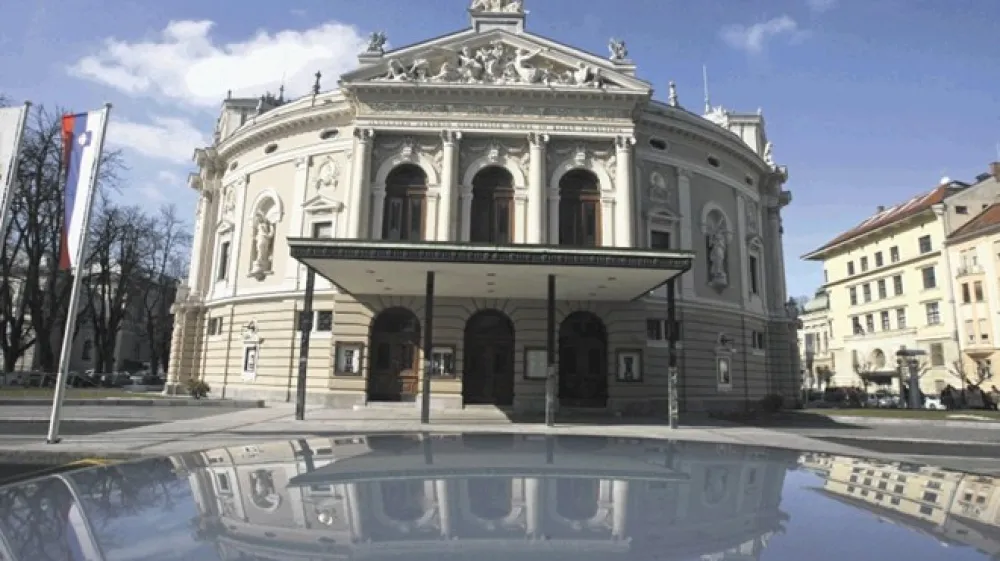 Po več letih zati&scaron;ja v SNG Opera in balet Ljubljana ponovno vre: zaposleni razmi&scaron;ljajo o nezaupnici  vodstvu. Se bo moral minister za kulturo poleg stavke v Slovenski filharmoniji zdaj ukvarjati &scaron;e z enim orkestrskim oziroma kulturni&scaron;kim &ldquo;uporom&rdquo;?