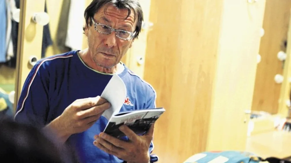 Zlatko Kaučič, mednarodno uveljavljeni tolkalec in bobnar, tudi oče festivala Brda Contemporary Music Festival (BCMF), je zaskrbljen. Njegov festival z že tako nizkim proračunom letos ni dobil državne podpore. Festival bodo kljub vsemu izpeljali.