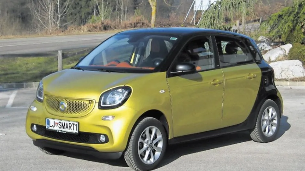 Smart forfour (zgoraj) in volkswagen up