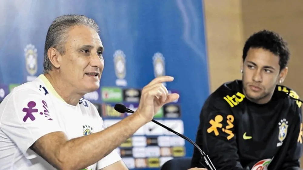 Odkar je selektor Brazilije Tite (levo, ob njem kapetan Neymar),  je ekipa v kvalifikacijah nanizala osem zmag zapored in se  kot prva že uvrstila na svetovno prvenstvo v Rusiji.