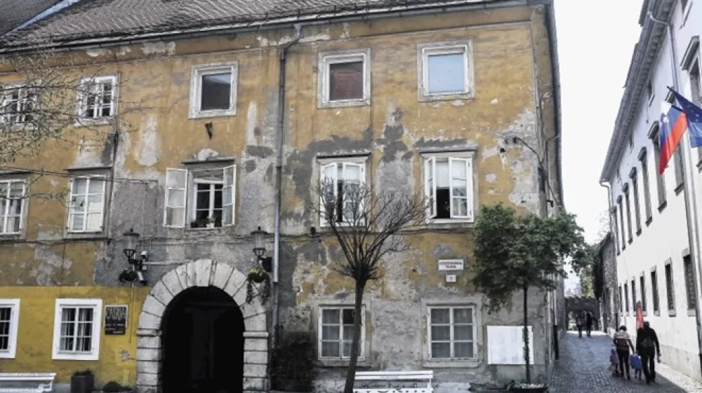 Stavba na Križevni&scaron;ki 2 je nujno potrebna obnove.