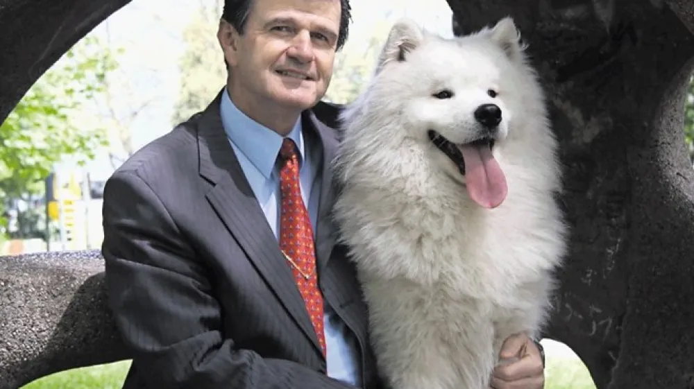 Blaž Kavčič se je pred &scaron;tirimi leti zelo burno  raz&scaron;el  s kinolo&scaron;ko zvezo, zdaj se za več stvari tožarijo na sodi&scaron;čih.