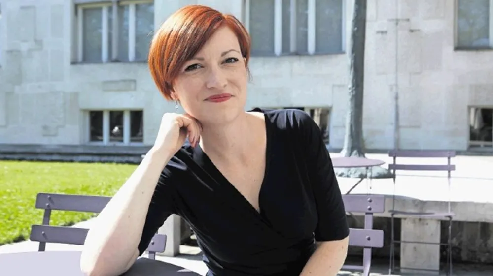 Asta Vrečko: Mladim so se zdela vrata institucij zaprta ali pa niti niso želeli delovati znotraj njih, zato so iskali svoje načine organiziranja, preživetja, prodora na trg.