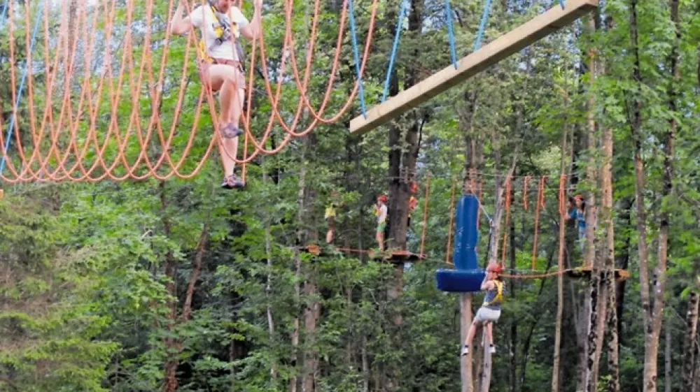 Pustolovski park Bovec je namenjen predvsem družinam z otroki.