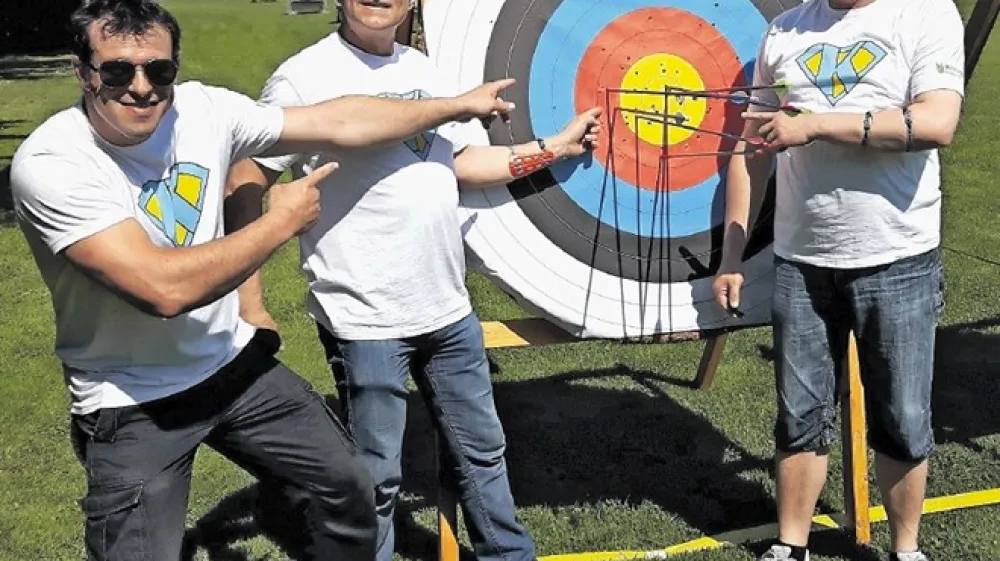 Družbena odgovornost je zadetek v polno, bi lahko komentirali sliko s &scaron;portnih iger Komunale Brežice, najbolj&scaron;ega zaposlovalca Zlate niti 2016 med srednje velikimi podjetji.