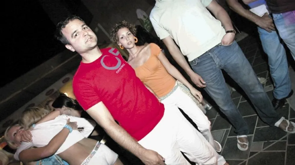 Zdaj se Davor Božič, ki je v ZDA &scaron;tudiral na Berkleeju, ukvarja s psihoterapijo in ustvarja ambientalno glasbo.