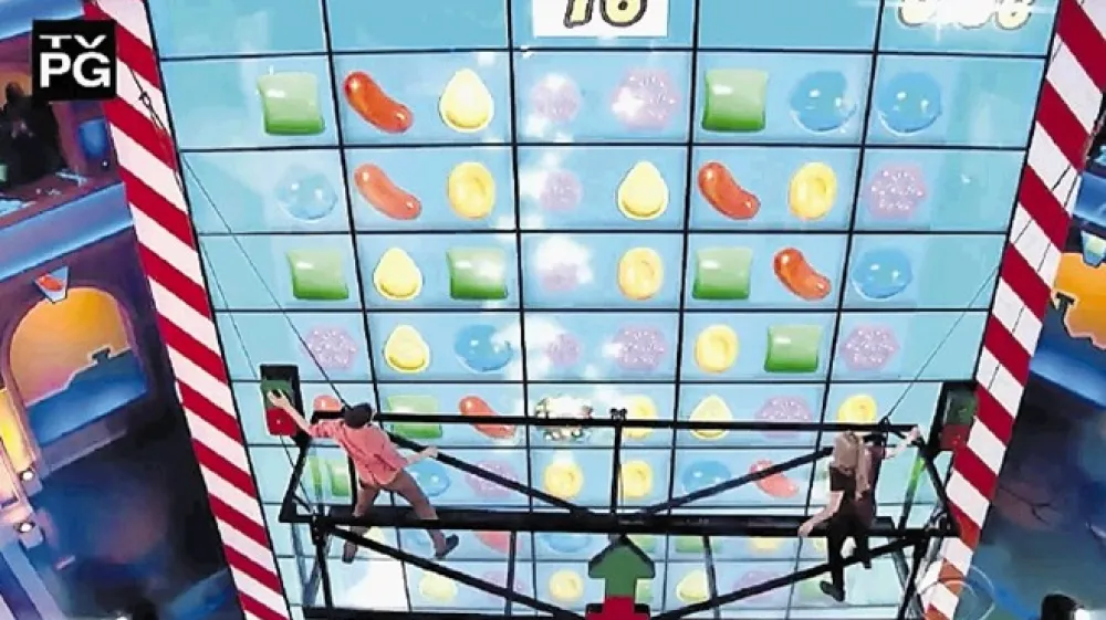 &Scaron;ov Candy Crush je pri&scaron;el v Guinnessovo knjigo rekordov z največjim zaslonom na dotik, ki je visok 9,144 metra. Sestavljen je iz 110 manj&scaron;ih monitorjev, ki so odporni proti udarcem, saj tekmovalci tudi skačejo po njih.