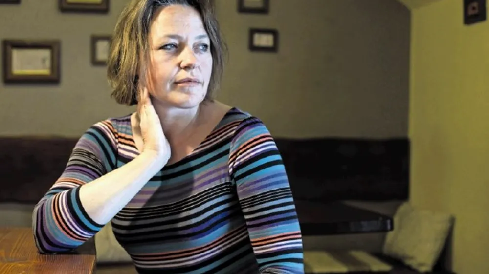 &raquo;Cinizem je uporabna vsakdanja strategija za prikrivanje ranljivosti in odganjanje nadležnežev, kdor ga ponotranji, pa se znajde v težavah, ki zelo hitro presežejo koristi,&laquo; je prepričana pisateljica Lucija Stepančič.