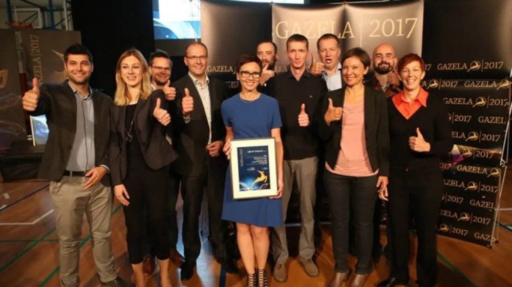 Del ponosne ekipe Agitavit Solutions, ki je na izboru gazele osrednje Slovenije podpirala svojo direktorico Anko Brus.