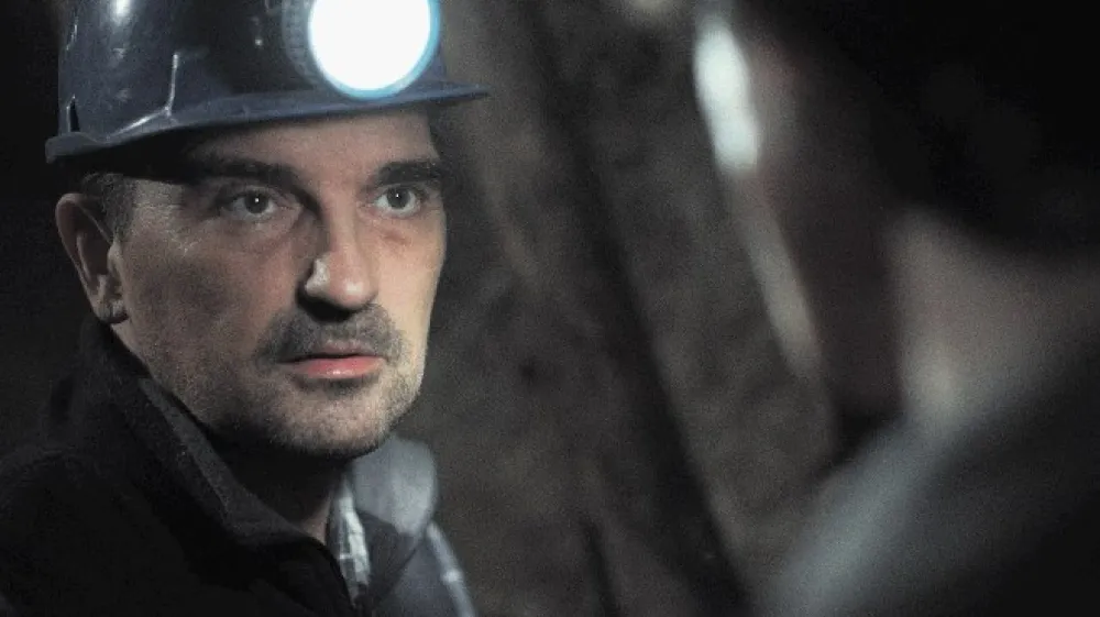 Film Rudar: glavnega junaka imenitno portretira Leon Lučev.