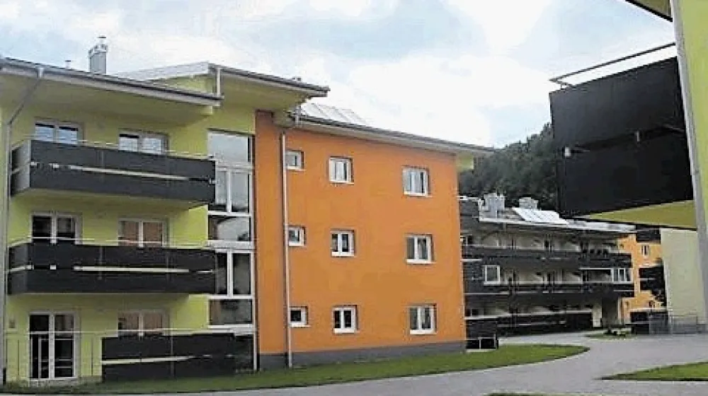 Malo&scaron;tevilni stanovalci v bližini pogre&scaron;ajo zlasti trgovino in druge obljubljene dejavnosti, ki nikakor nočejo zaživeti.