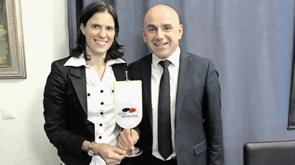 Biljana Todorović in Marjan Hribar bosta prihodnji dve leti skupaj vodila Namiznoteni&scaron;ko zvezo Slovenije, ki je imela v minulem letu za 14.000 evrov več odhodkov kot prihodkov, skupni minus pa zna&scaron;a 58.000 evrov.