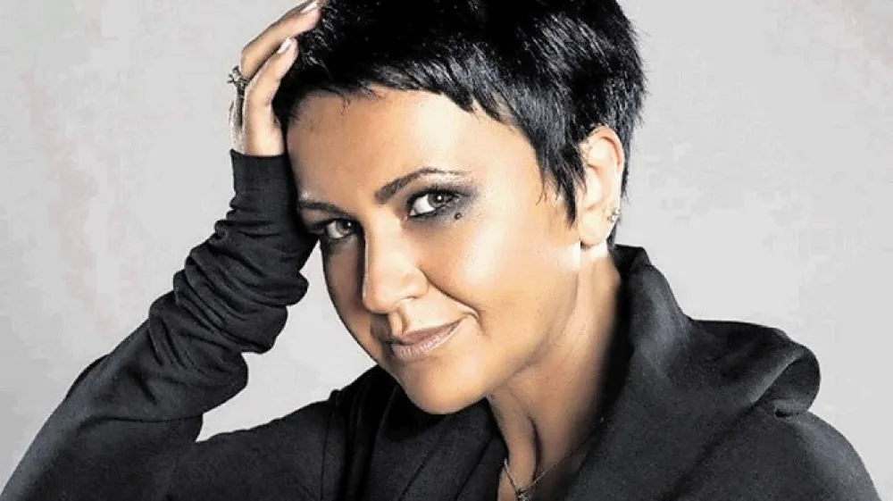 Amira Medunjanin, bosanska interpretka sevdaha: Vsako pesem doživljam kot živo bitje, ki živi v sodobnem času. Pesmi s premi&scaron;ljenimi aranžmaji oblačim v različna oblačila, pri tem pa želim obdržati esenco same pesmi in slediti zgodbi.