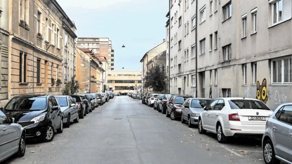 Vrhovčeva ulica na Taboru je ulica, na katero skoraj pol leta ne posveti sonce.