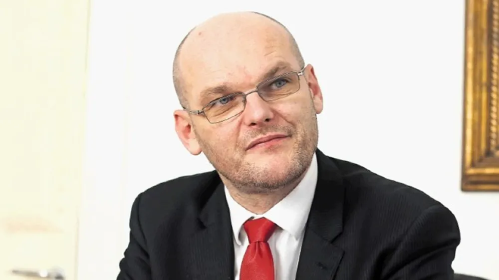 Če bo Klemenčič januarja uspe&scaron;en, bo novo službo  s &scaron;estletnim mandatom   nastopil 1. aprila 2018.