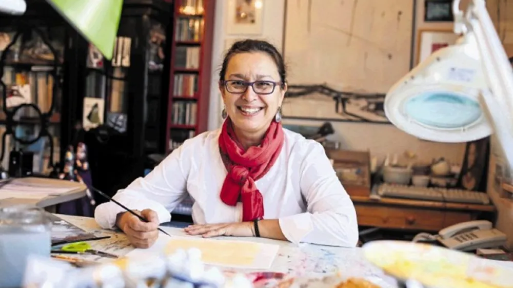 Andreja Peklar, ilustratorka in slikarka: Želim delati samo slikanice, zato je zame trg v Sloveniji premajhen, ne morem pa živeti samo od tega. Računalnik, internet &ndash; to mi ni tuje, to je moja pot, komunikacija s svetom. Mislim, da sem se pravilno odločila, druge poti bi me omejevale, du&scaron;ile.