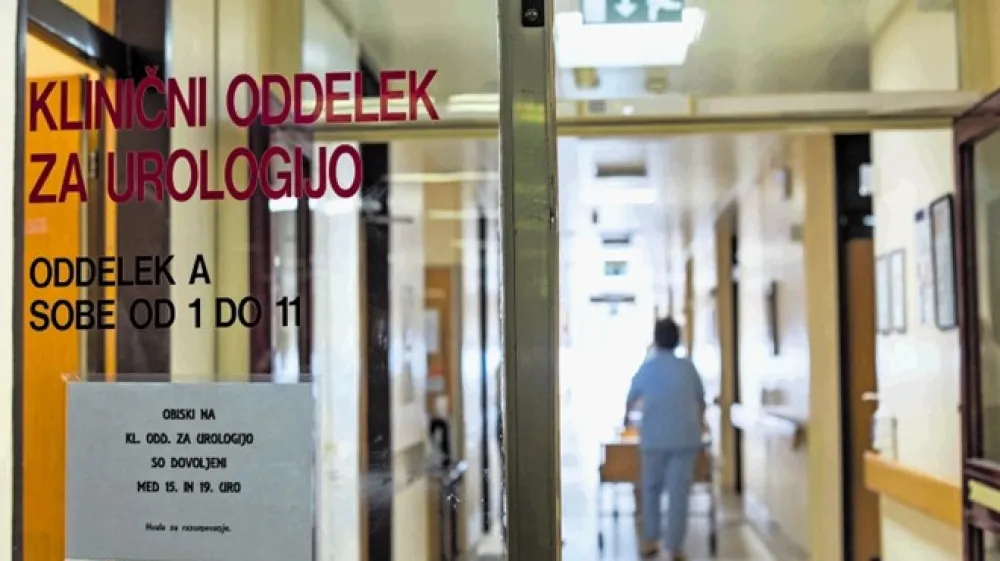 Čakalne dobe za zdravljenje raka prostate so uspe&scaron;no kraj&scaron;ali, zelo pozno pa na vrsto pridejo bolniki z nerakavimi urolo&scaron;kimi obolenji.