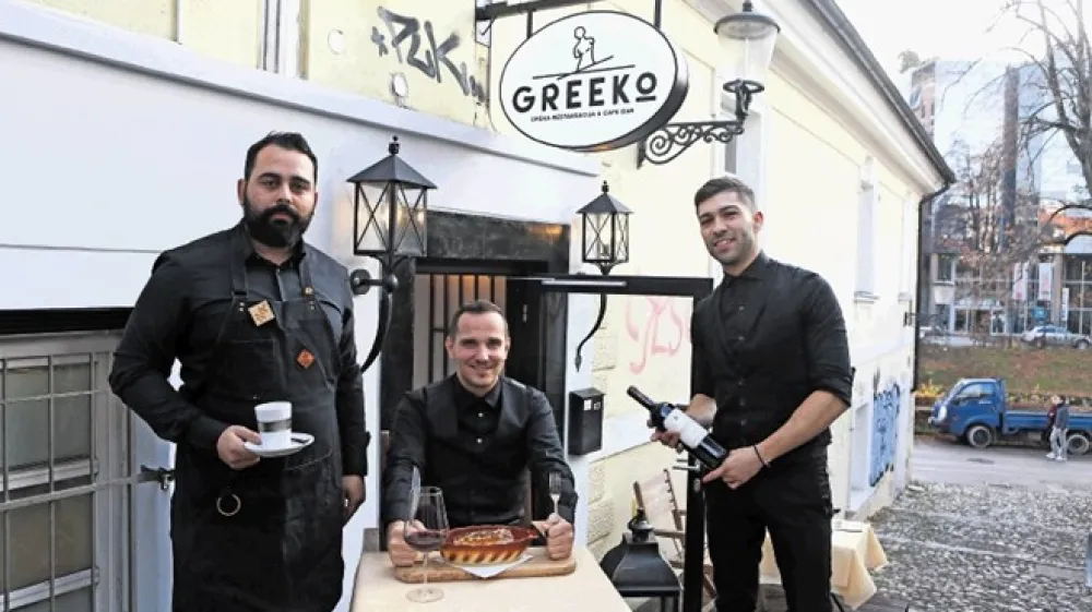 Theo Varnavas, Takis Chronis in Milton Foulas, vsi trije Grki, so lastniki nove gr&scaron;ke restavracije v Ljubljani.