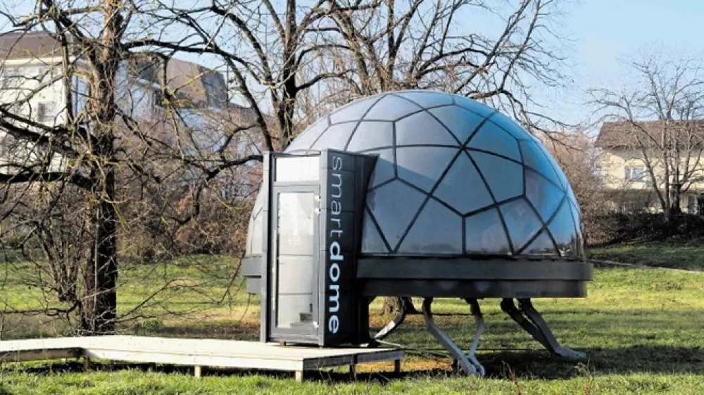 Hi&scaron;ka, katere cena se giblje od 27.000 evrov naprej, je za potro&scaron;nikovo oko, vajeno kocke, precej futuristična, a domi&scaron;ljena do potankosti.