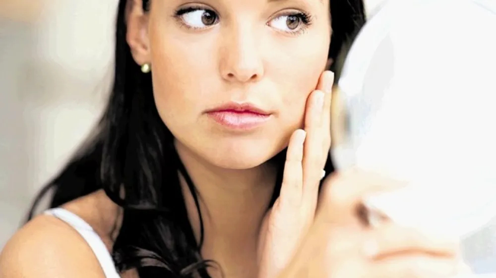 Po tridesetem letu starosti koža kaže prva znake staranja.