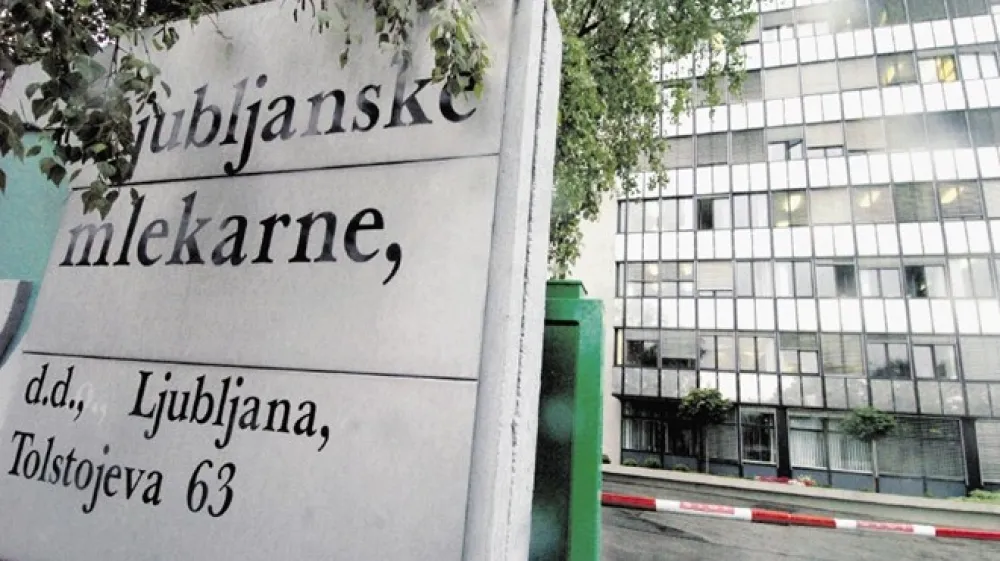 Lactalis, ki je lastnik Ljubljanskih mlekarn, je zaradi okužb s salmonelo ustavil proizvodnjo mleka v prahu.