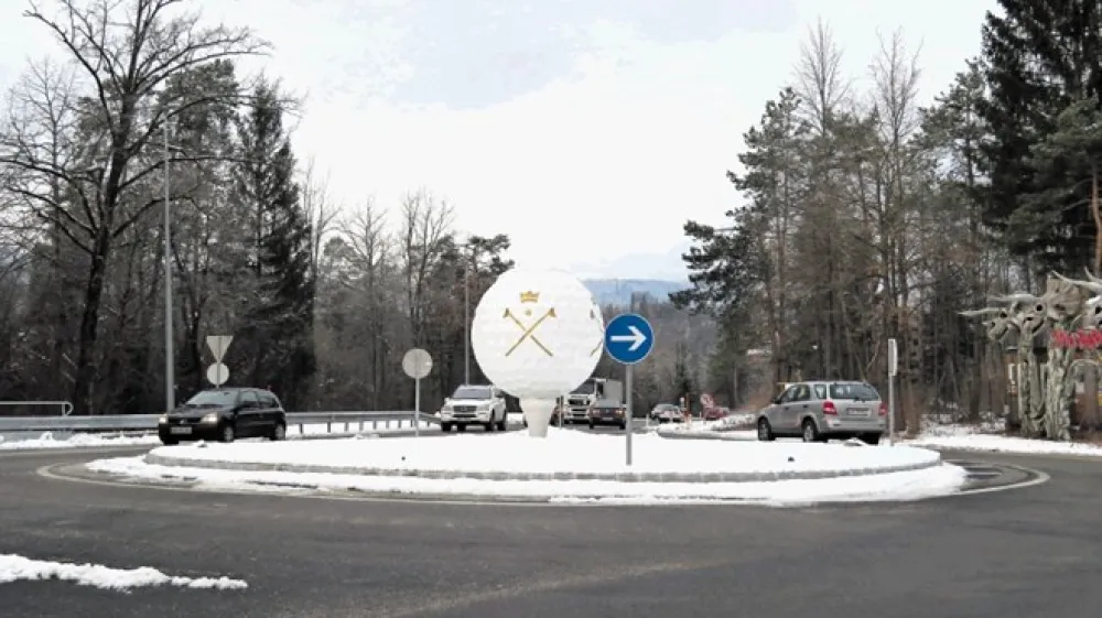 Kroži&scaron;če med Lescami in Bledom je v veliki meri financirala država, denar za skulpturo v obliki žogice za golf pa so, kot so pojasnili na direkciji za ceste, prispevali lastniki blejskega golf igri&scaron;ča.