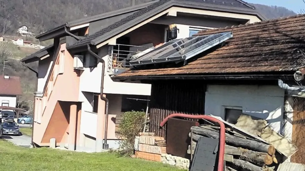 Tipična slovenska urejena in mirna vas je Rumanja vas ob reki Krki. Nihče niti pomislil ni, da bi se na božični večer utegnilo ob tej urejeni hi&scaron;i pripetiti najokrutnej&scaron;e kaznivo dejanje.