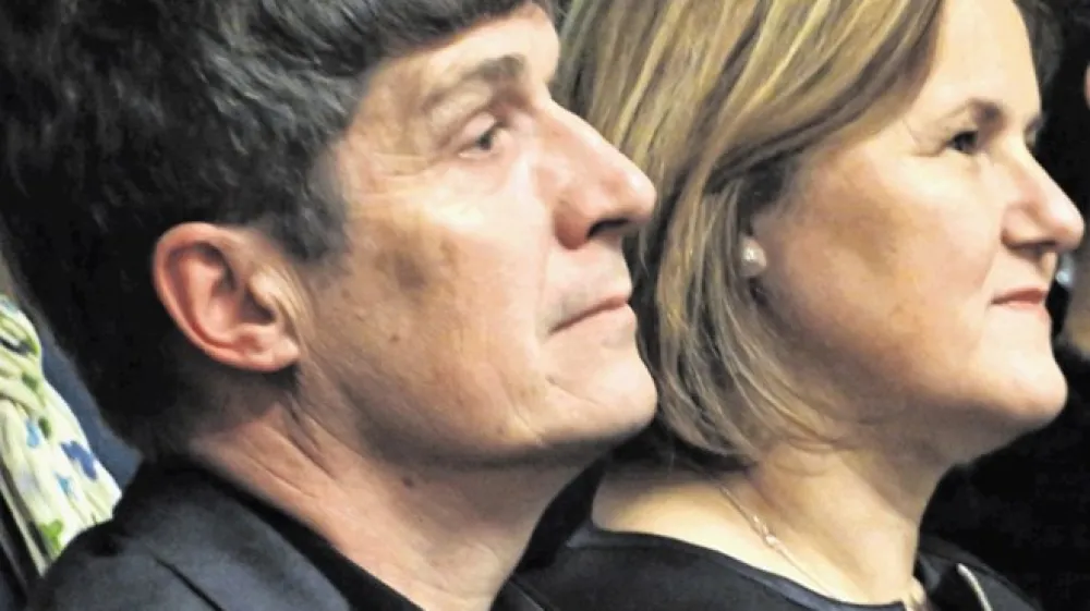 Zakonca Sajovic pred nekaj tedni med povabljenimi gosti novoletnega bazarja Centra Korak