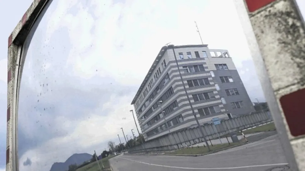 Osnutek zakona o Sovi, ki so ga pripravljali od maja 2016, je zdaj (razen malenkosti) zaključen, a so ga v kabinetu predsednika vlade označili kot interno in ga ne želijo pokazati zainteresirani javnosti.