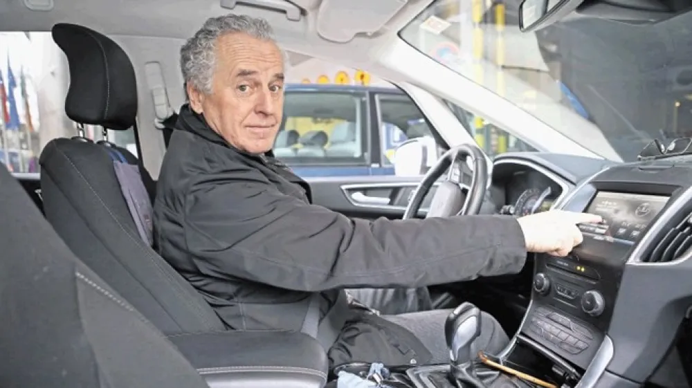 Izvedenec cestnoprometne stroke dr. Janez Kopač opozarja, da na nas v avtu prežijo &scaron;e premnogi drugi motilci, ne le mobilni telefoni.