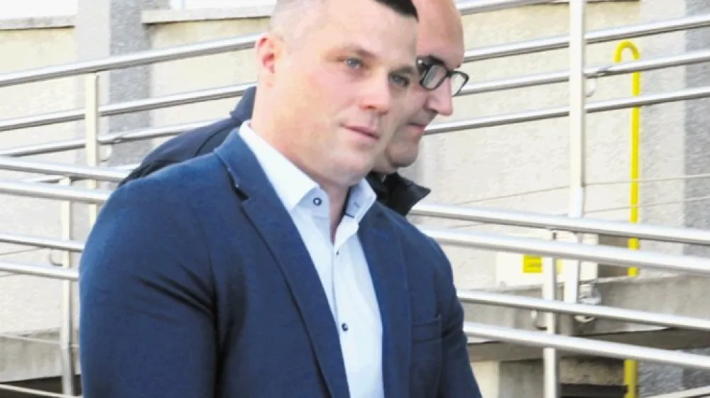 V petek bo jasno, ali bo sodnica Metija Plavo poslala v zapor za osem let, kot zahteva tožilstvo, ali ga morda oprostila, če bo verjela osemurnemu zagovoru Plave o tem, kako je povsem nedolžen.