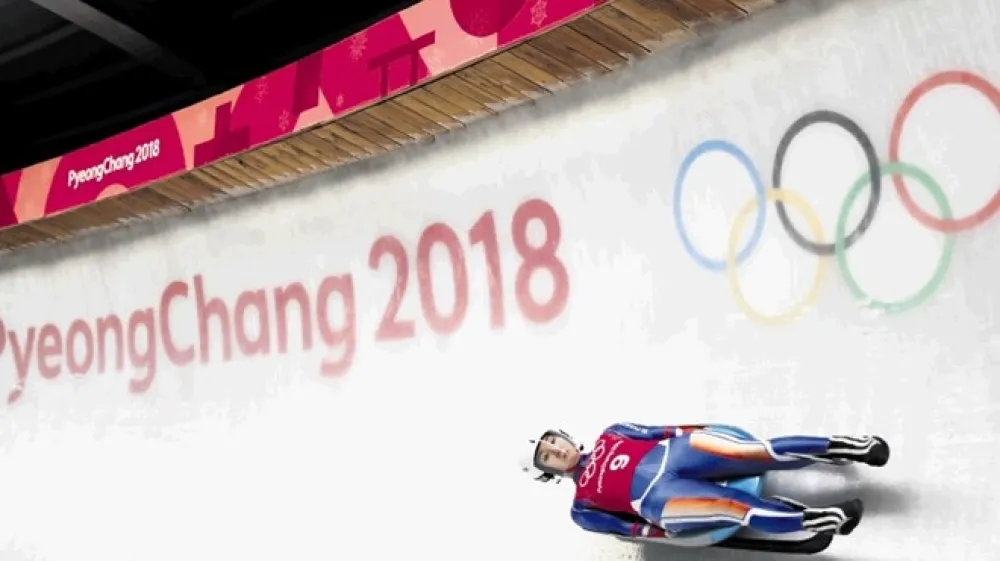 Pred dana&scaron;njim uradnim odprtjem največjega zimskega dogodka so olimpijsko progo v Južni Koreji preizkusili sankači, na fotografiji je Slovakinja Katarina Simonakova.