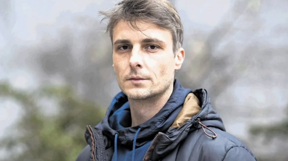 &raquo;Zdi se mi sramotno, da kulturne organizacije, ki so se izkazale tako doma kot v tujini, kar na lepem ostanejo brez financiranja, in to kljub temu da so komisije njihove projekte odlično ocenile. Mislim, da se država ne zaveda, da s tem pravzaprav ru&scaron;i družbeno identiteto,&laquo; je prepričan direktor fotografije Marko  Brdar.