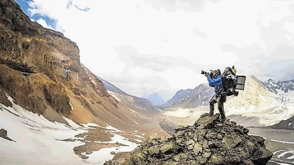 Kausch vsako goro tudi temeljito premeri.