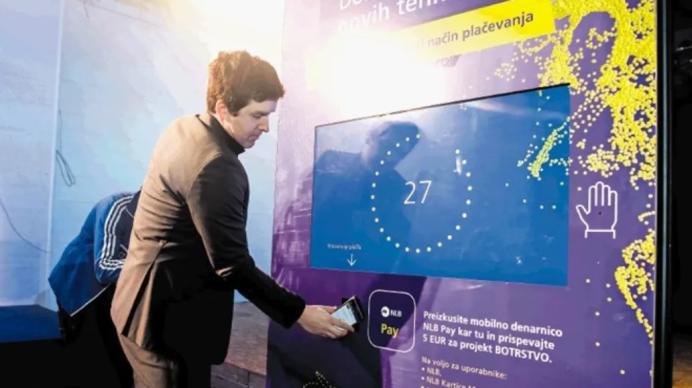 Bo&scaron;tjan Fabjančič je med prvimi prikazal, kako  deluje aplikacija NLB pay.