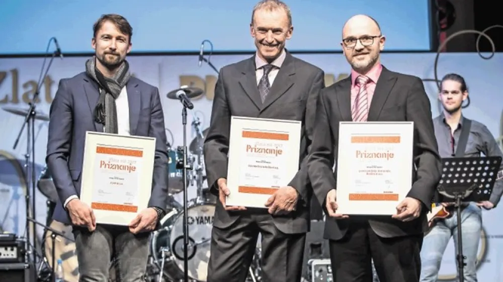 Med najbolj&scaron;imi tremi sta RLS merilni tehniki (na sredini direktor Janez Novak) delala družbo   XLAB, ki ga vodi Gregor Pipan (levo), in JP Komunala Brežice, katere direktor je Aleksander Zupančič.