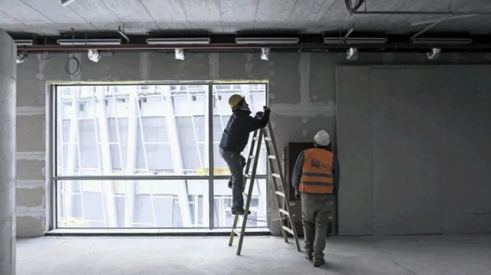 Nekateri prosilci za subvencijo so razburjeni, ker po skoraj pol leta &scaron;e vedno niso prejeli odločbe Eko sklada. Tam pa odgovarjajo, da zamujajo le dva meseca, saj  jim zakon za pisanje odločb daje tri  mesece od prejema popolne vloge.