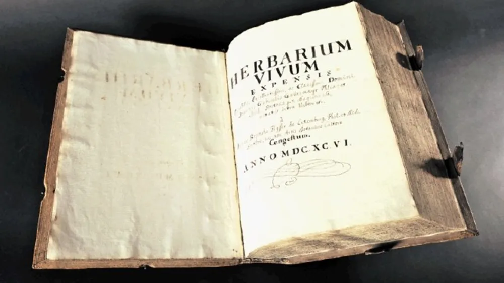 Herbarij Janeza Krstnika Flysserja iz leta 1696, ki ga hrani Prirodoslovni muzej Slovenije.