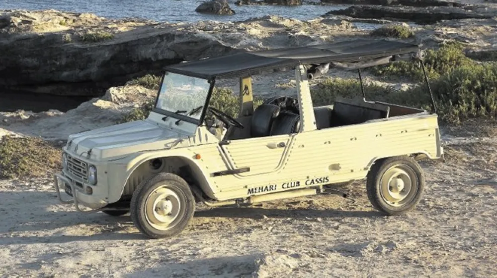 Mehari se je pona&scaron;al s prilagodljivostjo dela karoserije, ki jo je bilo mogoče nad linijo trupa odkriti, in to celo v predelu vetrobranskega stekla.