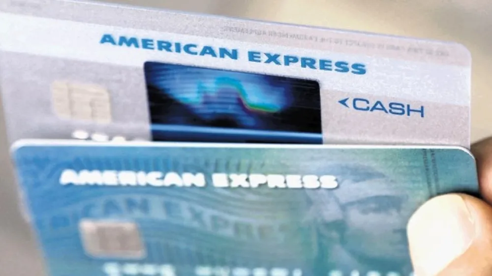 Podobna obvestila, kot so jih v preteklosti že prejeli uporabniki plačilnih kartic american express drugod po Evropi, so zdaj prejeli tudi uporabniki v Sloveniji. Podjetje je ukinilo partnersko licenco, ki jo je v Sloveniji imela Intesa Sanpaolo Bank.