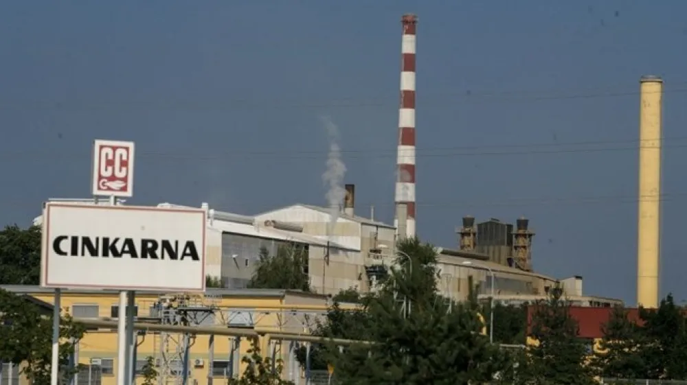 Na vpra&scaron;anje, ali je za vodstvo načrtovani prevzem  sovražen  ali prijateljski, od  predsednika uprave Cinkarne Celje Tomaža Benčine včeraj nismo prejeli odgovora.