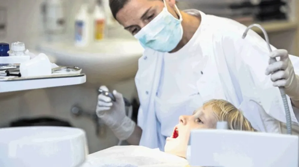 Amalgamske zalivke pri otrocih, nosečnicah in doječih materah so že prenehali uporabljati  v Avstriji, na Finskem, v Nemčiji in Kanadi, pri čemer so omenjenim skupinam dodali &scaron;e bolnike z ledvičnimi boleznimi.