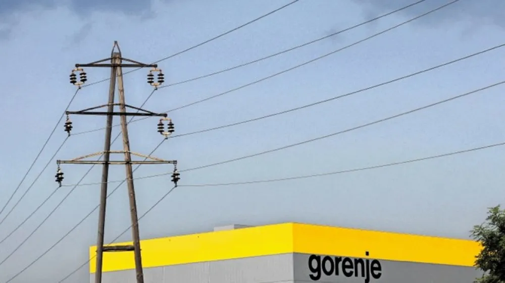 Za nakup Gorenjeve hčerinske družbe za zbiranje in predelavo odpadkov se med drugimi zanima kitajska družba Chiho-Tiande Group, lastnica Gorenju Surovini konkurenčnega  Dinosa. Pred morebitno sklenitvijo posla z omenjeno družbo bi ga morala potrditi tudi agencija za varstvo konkurence.