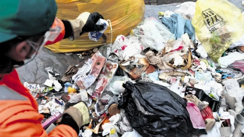 Interseroh je že napovedal, da bo zaradi nezakonitega prisiljevanja v prevzemanje presežne embalaže sprožil od&scaron;kodninsko tožbo zoper državo.