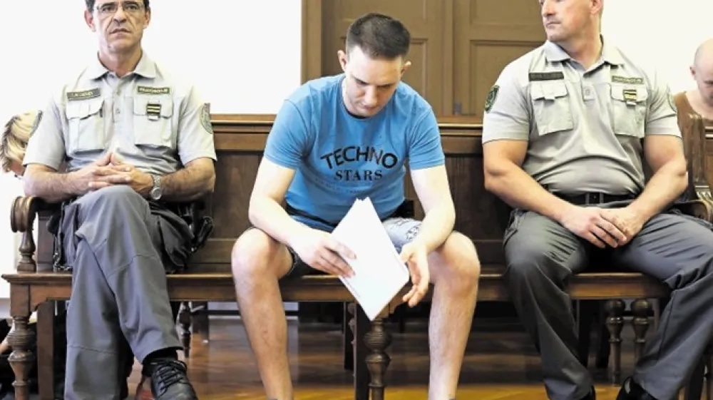Obtoženi 33-letnik je že od maja lani v priporu. Do zdaj se je razči&scaron;čevalo glede njegove (ne)pri&scaron;tevnosti, na dana&scaron;njem predobravnavnem naroku pa krivde ni priznal.