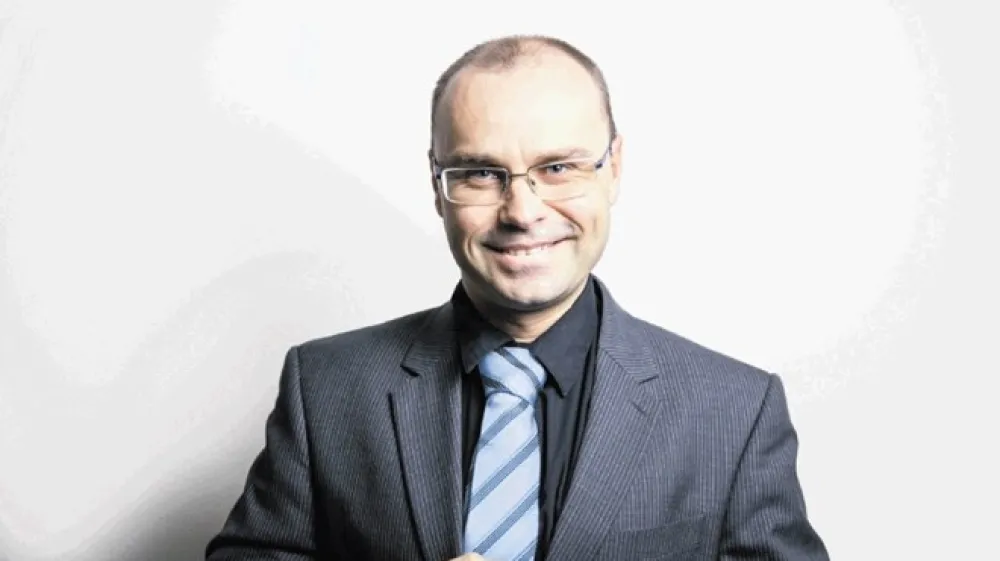 Dr. Ale&scaron; Pustovrh