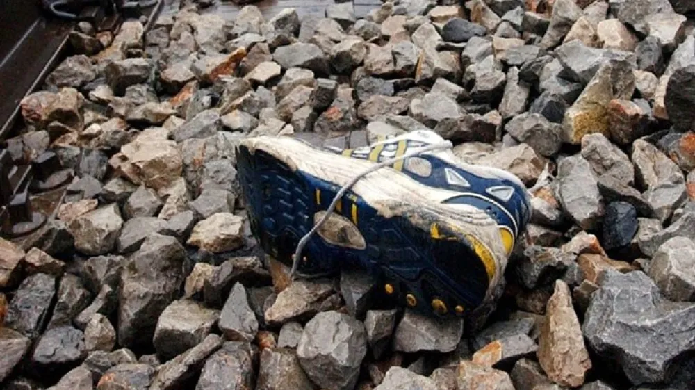 Ljudje poskusijo s samomorom, da bi si olaj&scaron;ali neznosno čustveno bolečino, ko svoje okoli&scaron;čine doživljajo kot brezupne, sebe pa zaznavajo kot nevredne. Mnogi želijo drugim sporočiti, kako hudo jim je.