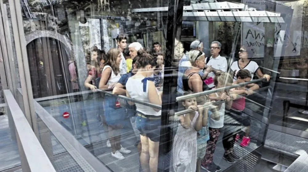 Prej&scaron;njo soboto se je s tirno vzpenjačo peljalo največ ljudi doslej.