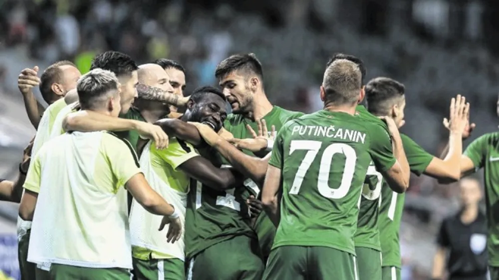 Nogometa&scaron;i Olimpije upajo, da se bodo drevi veselili ugodnega izida v Stožicah  proti Spartaku, s katerim bi si priigrali dobro izhodi&scaron;če za povratno tekmo v Trnavi.