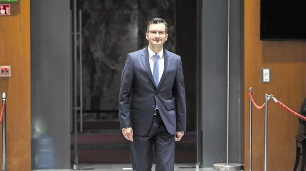 Slovenija bo z ministrsko ekipo Marjana &Scaron;arca prvič doslej dobila manj&scaron;insko vlado.